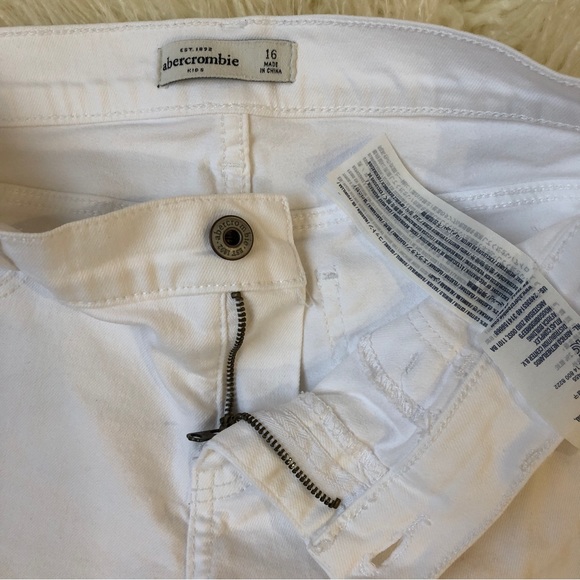 Abercrombie Kids Girl’s White Denim Jeans Bermuda Shorts - Picture 3 of 9
